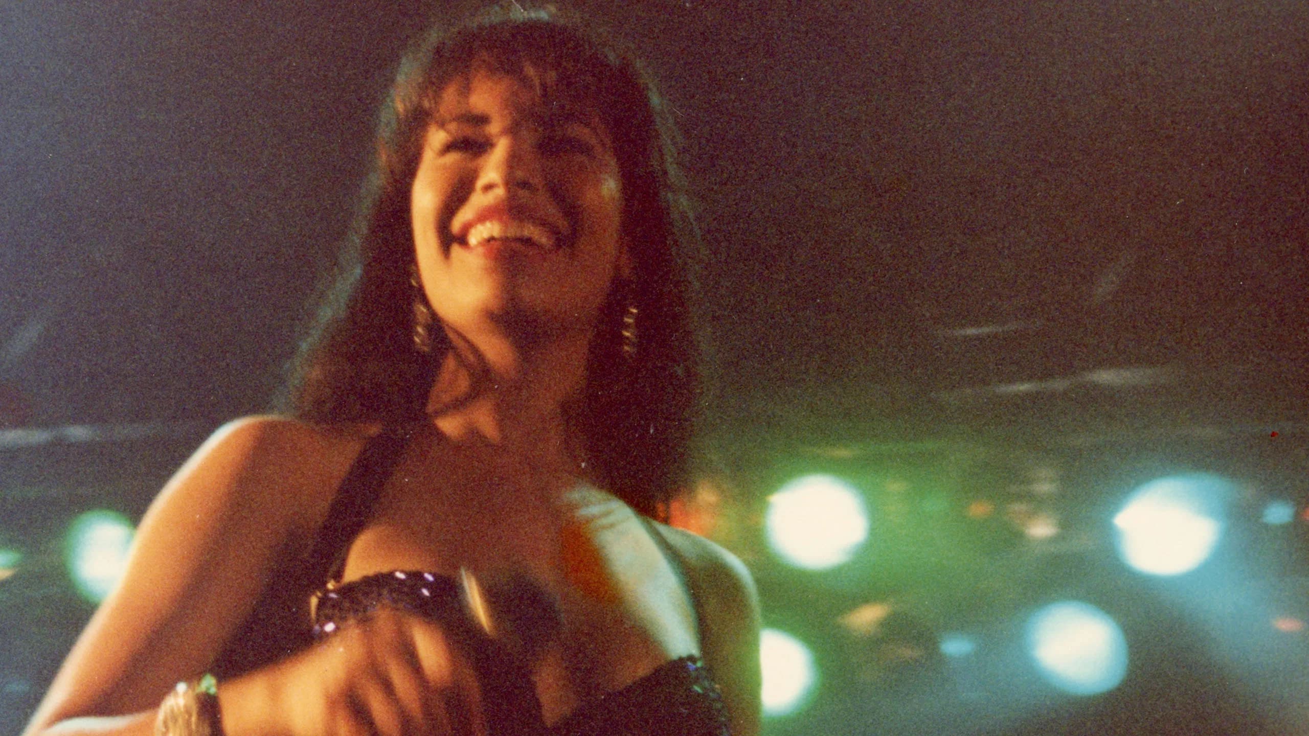 Backdrop for Selena y Los Dinos: A Family's Legacy